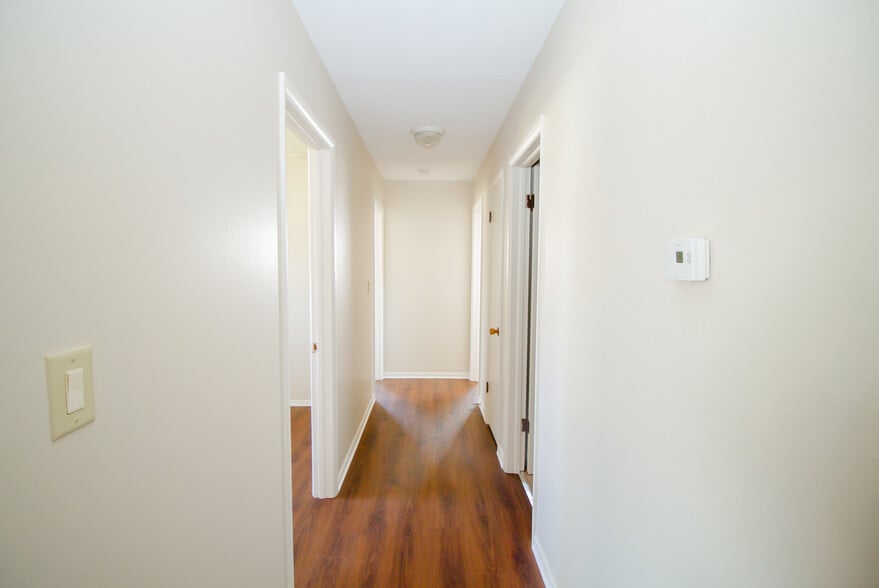 Building Photo - 29 Roseanna Dr