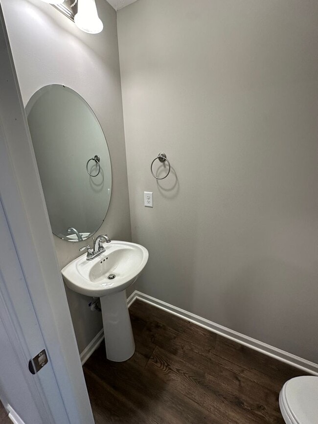 Building Photo - Beautiful 2 Bed 2.5 Bath Townhome *ZONED FOR BLACKMANS SCHOOLS*