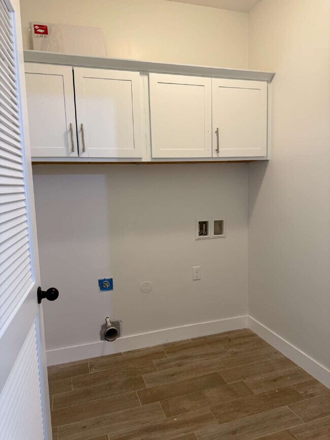 Building Photo - 3045 Woodhead