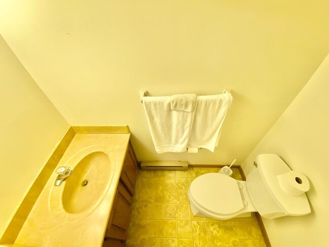 Building Photo - 2 Bedroom Condo in Williston VT Available ...