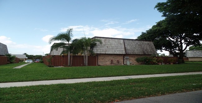 Building Photo - 451 Springdale Cir