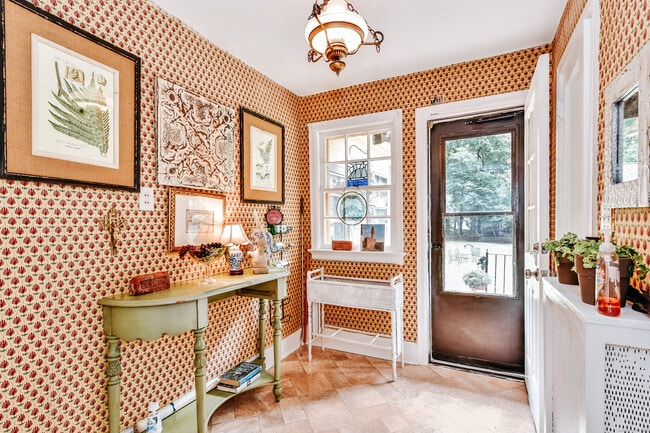 Building Photo - 61 Villa Ave