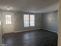 Building Photo - 8910 Pembrook Woods