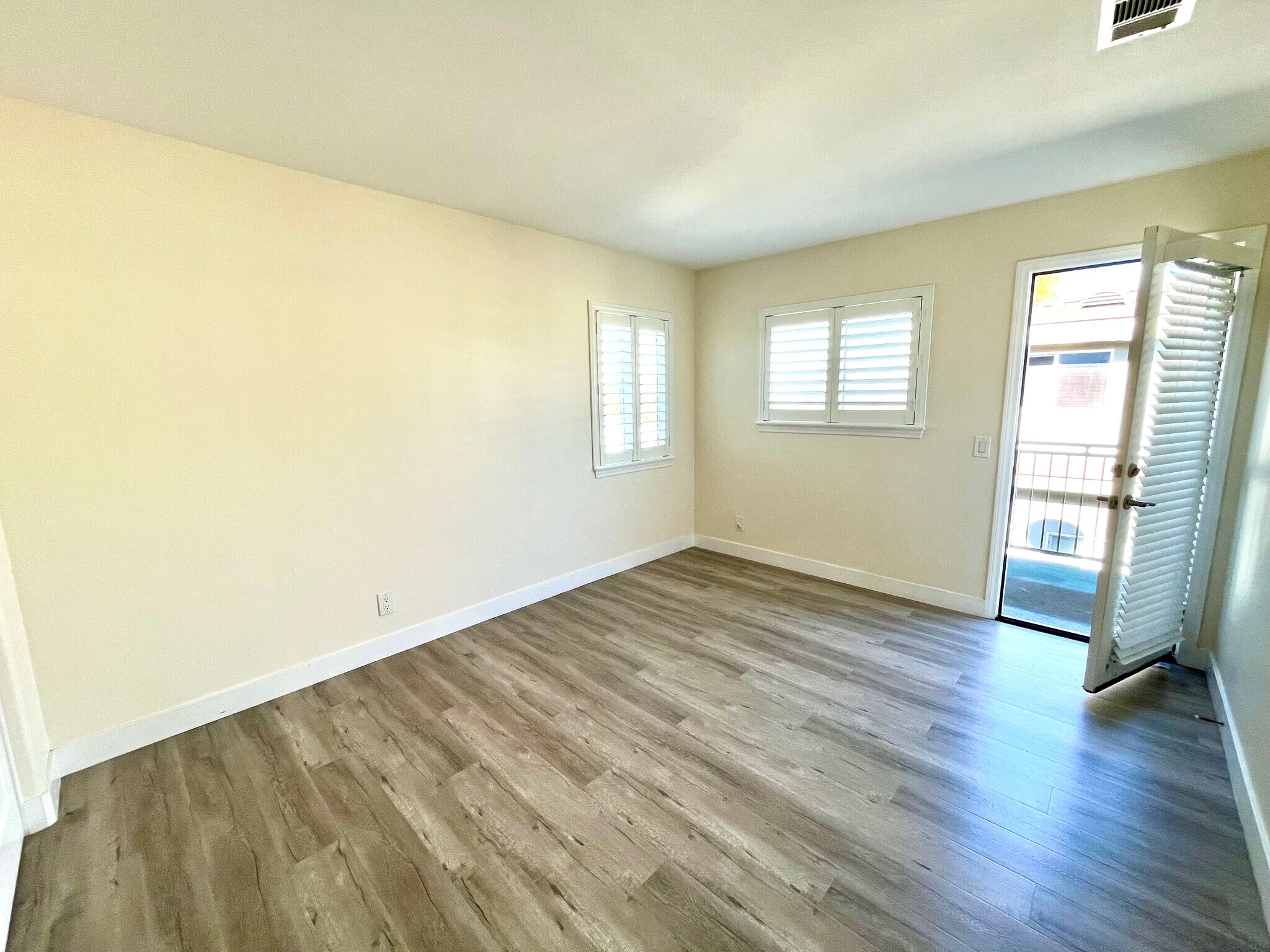 bed 2 - 16619 Yukon Ave