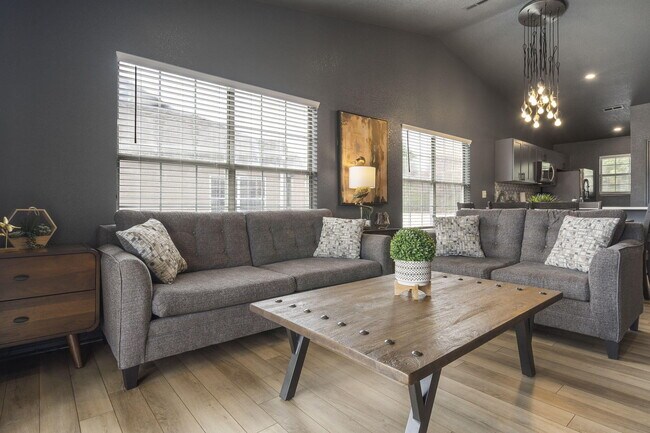 Building Photo - 34 Golfshores Dr