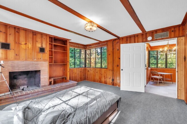 Building Photo - Beautifully Maintained 3BR/1BA Residence Near Downtown Spartanburg