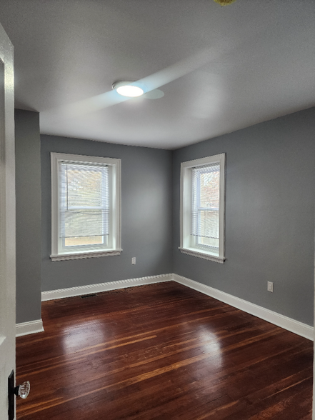 Building Photo - 380 Vernon Rd