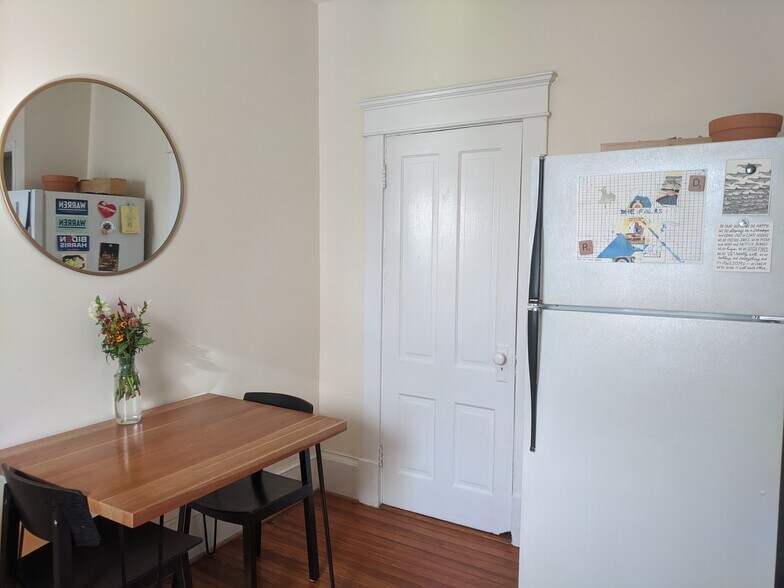 kitchen - 700 Hinton Ave