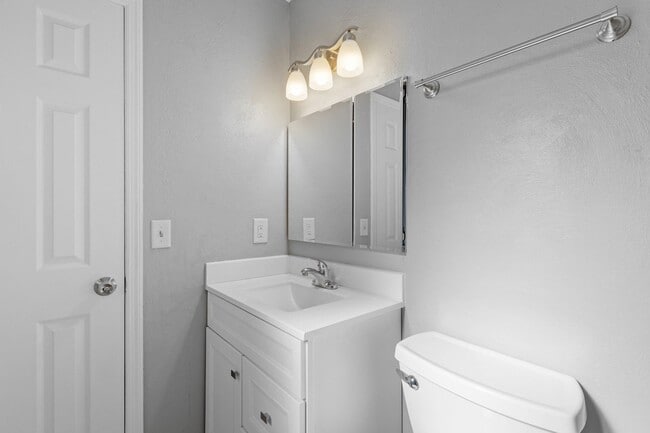 Building Photo - 3001 Eastgate Ct