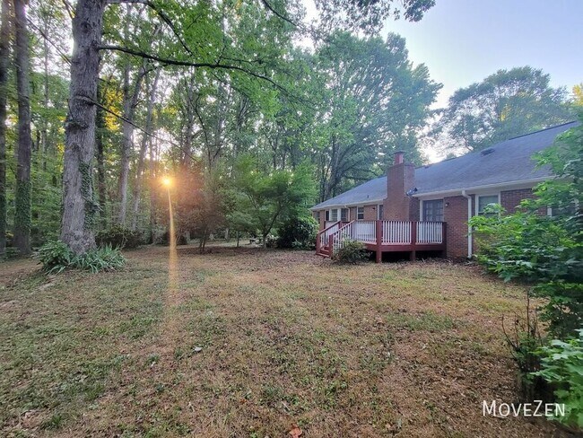 Building Photo - 303 Driftwood Dr