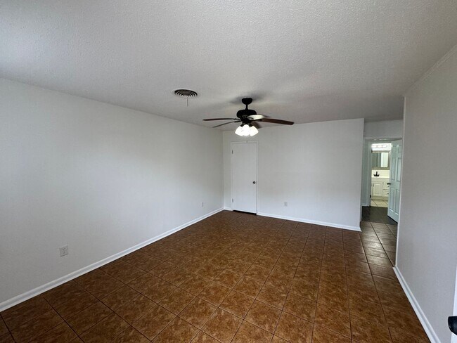 Building Photo - 6467 Park Manor Dr
