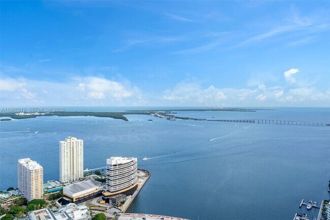 Building Photo - 495 Brickell Ave