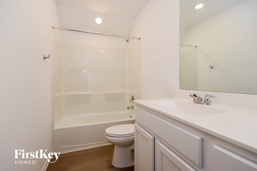 Building Photo - 23709 Pagliano Ct