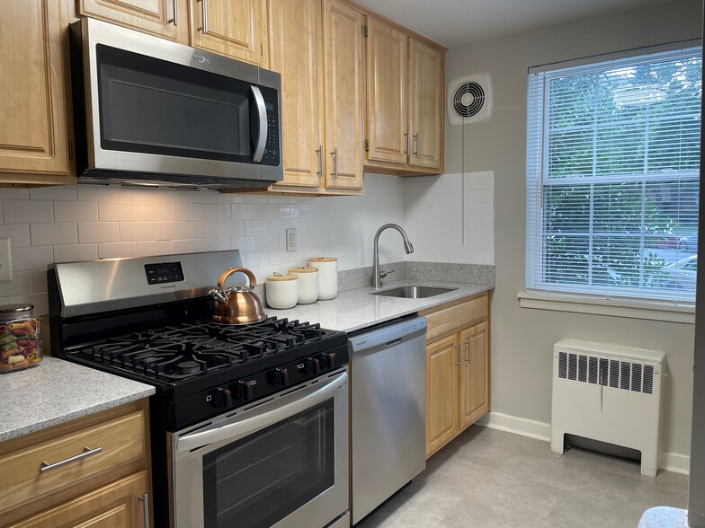 Renovated kitchen - Metropolitan Wynnewood