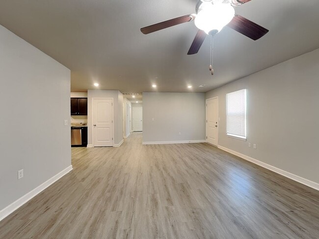 Building Photo - Charming 3-Bed, 2-Bath Home in Blue Springs