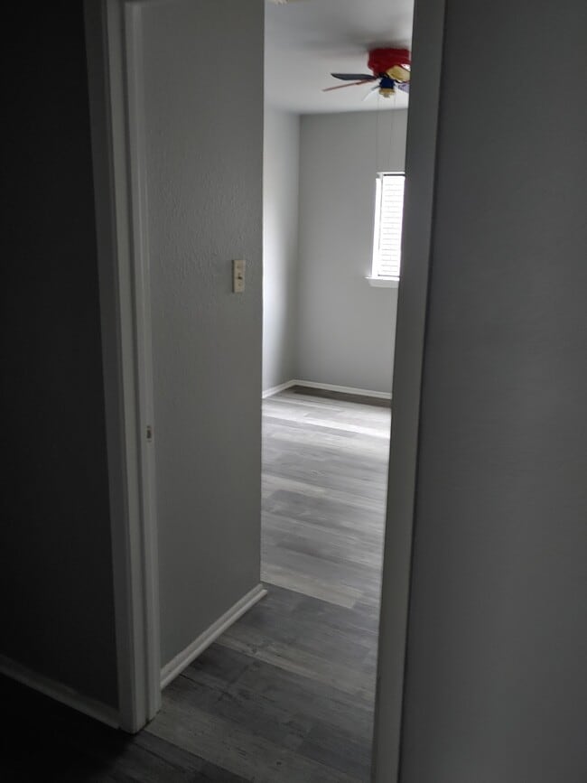 Building Photo - 9226 Chinon