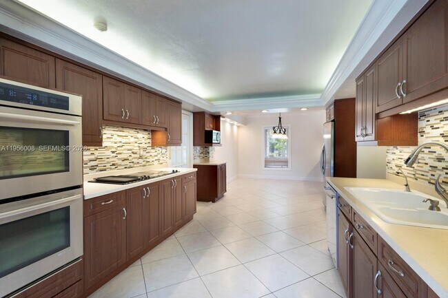 Building Photo - 6551 SW 126th St