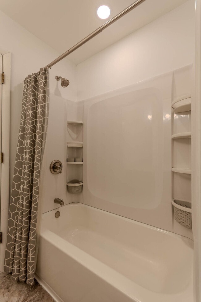 Building Photo - River View, Very Private Home!