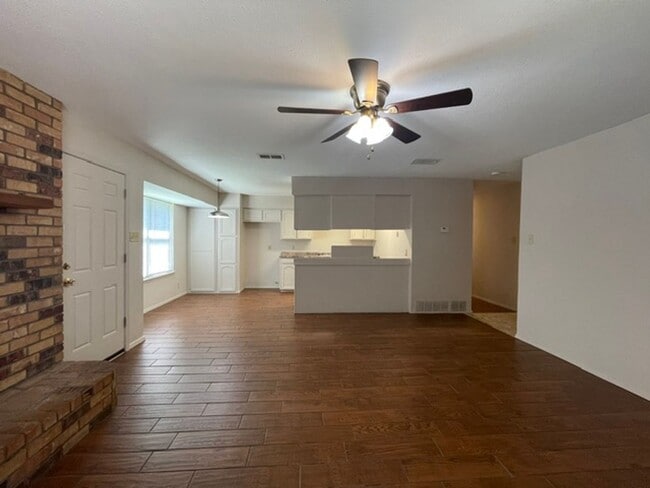 Building Photo - 7536 Meadowlark Ln N
