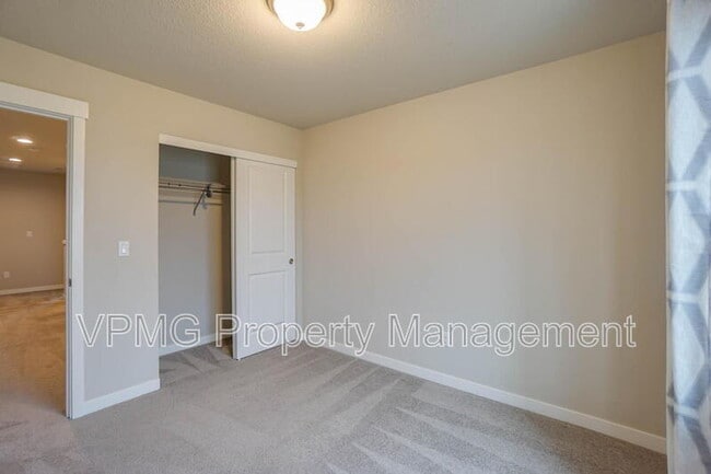 Building Photo - 8714 N 3rd Way