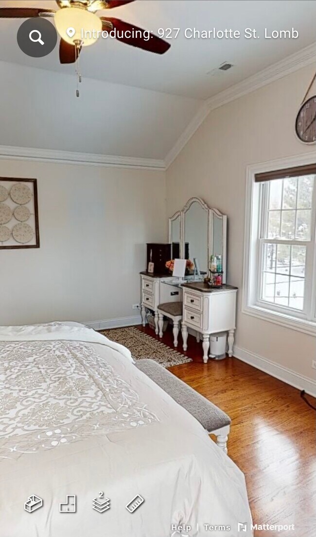 Building Photo - 927 S Charlotte St