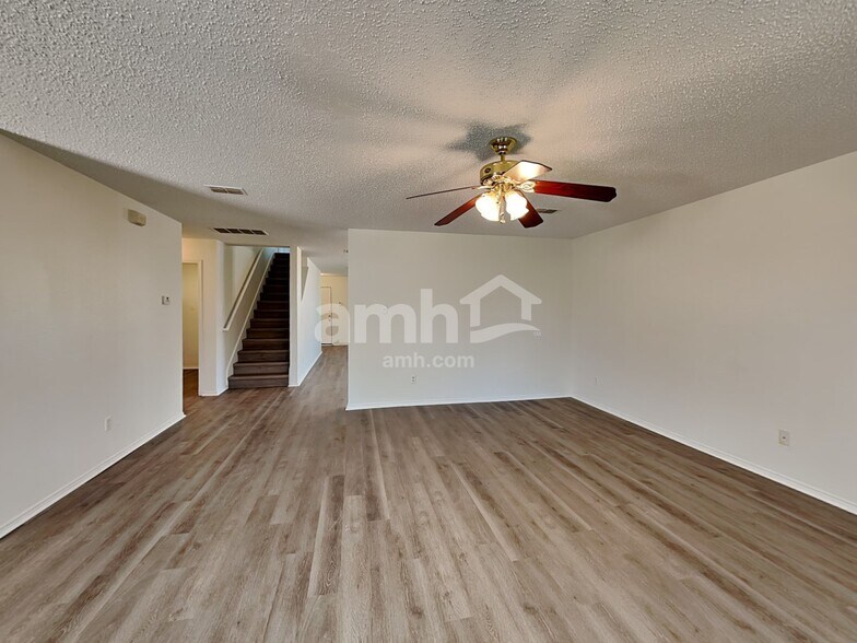 Building Photo - 5500 Costa Mesa Dr