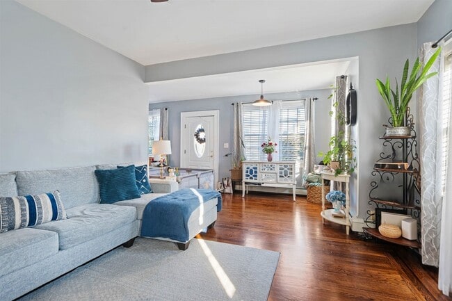 Building Photo - 1041 Stonewall Ln