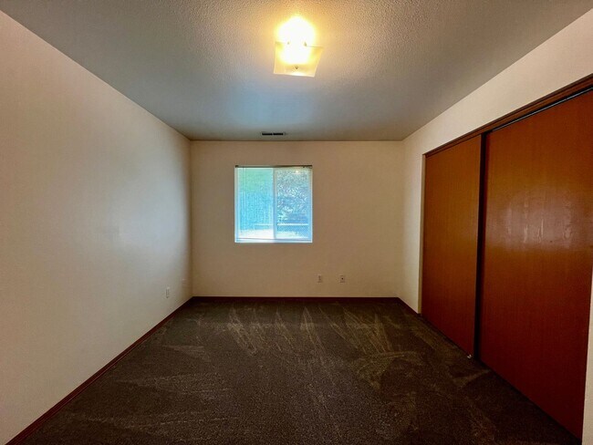 Building Photo - c1309