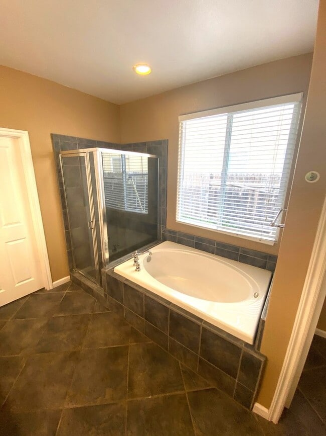 Building Photo - Gorgeous one story home in Bradley Square