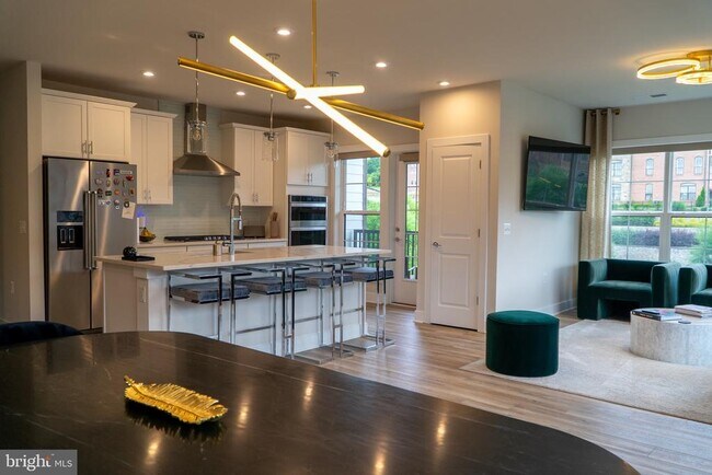 Building Photo - 102 St Ives Pl