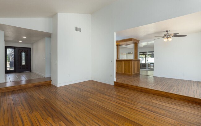 Building Photo - 15408 Glentree Rd