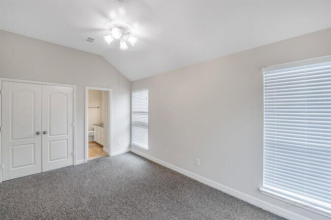 Building Photo - 126 Detering St