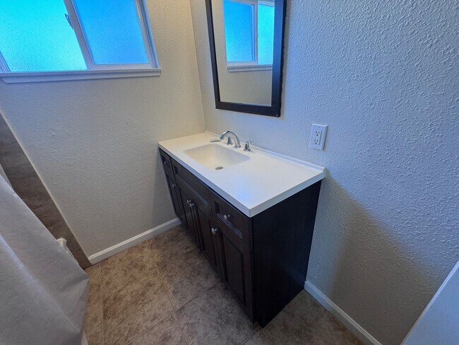 Building Photo - Unit 3