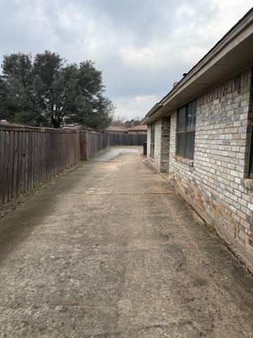 Building Photo - 7502 Pear Tree Ln