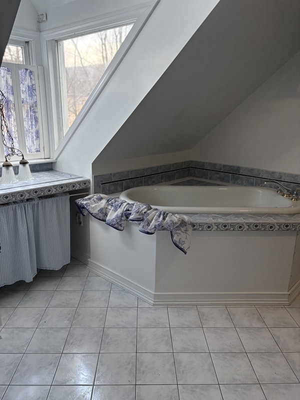 Building Photo - 537 Green Hollow Rd