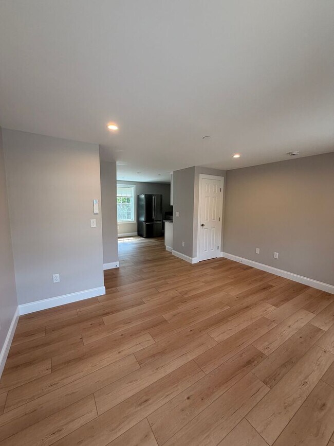 Building Photo - Brand New spacious Studio available in a great location.