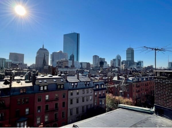 Building Photo - 122 Beacon St