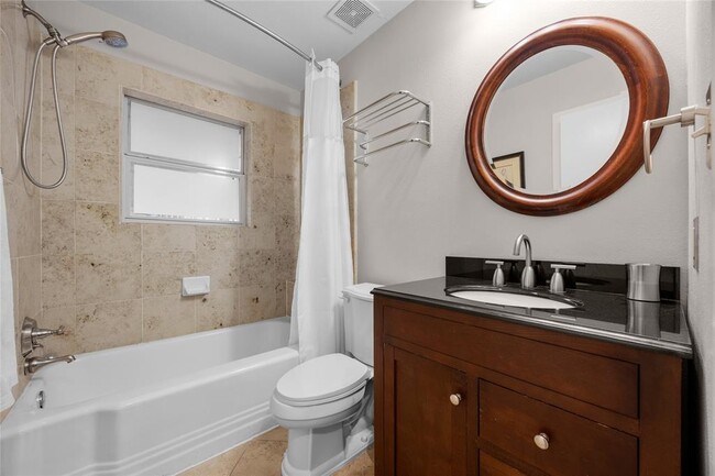 Building Photo - 1803 Mohle Dr