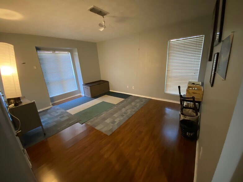 Guest Bedroom - 701 Tuxworth Cir