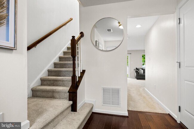 Building Photo - 70 Benford Ln
