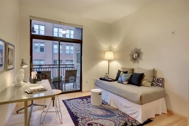 Building Photo - NOVEMBER MOVE-IN SPECIAL FOR QUALIFIED APP...