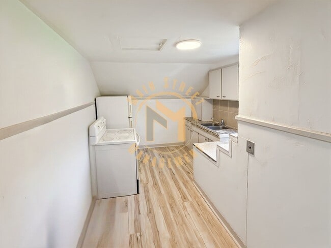 Building Photo - 354 Nicolet Blvd