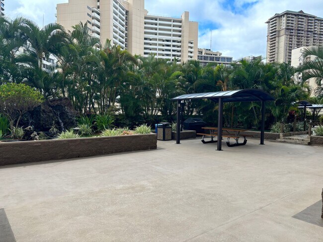 Building Photo - Available May 1, 2026 | Furnished 1 Bedroom, 1 bathroom and 1 assigned parking