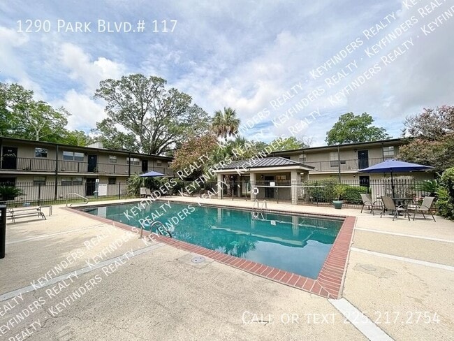 Building Photo - 1290 Park Blvd