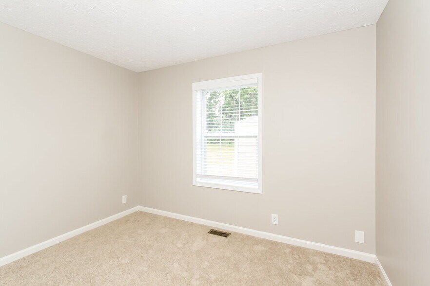Building Photo - 5225 Milhaven Ln