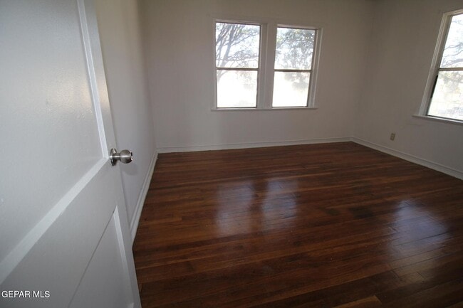 Building Photo - 3200 Richmond Ave