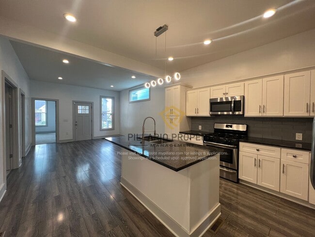 Building Photo - Renovated 4 Bed, 2.5 Bath Home in Beautiful Bates Hendricks, Just Blocks from Downtown!
