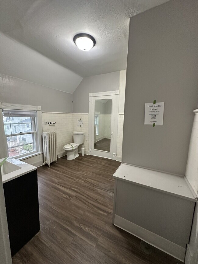 Building Photo - 747 Parker Ave