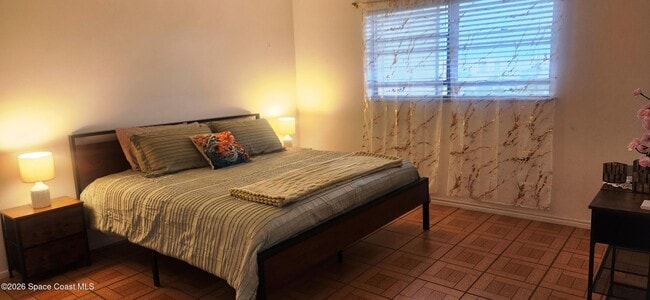 Building Photo - 520 Palm Springs Blvd