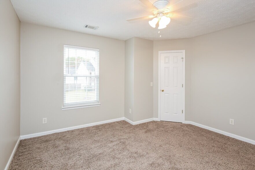 Building Photo - 919 Bramble Way